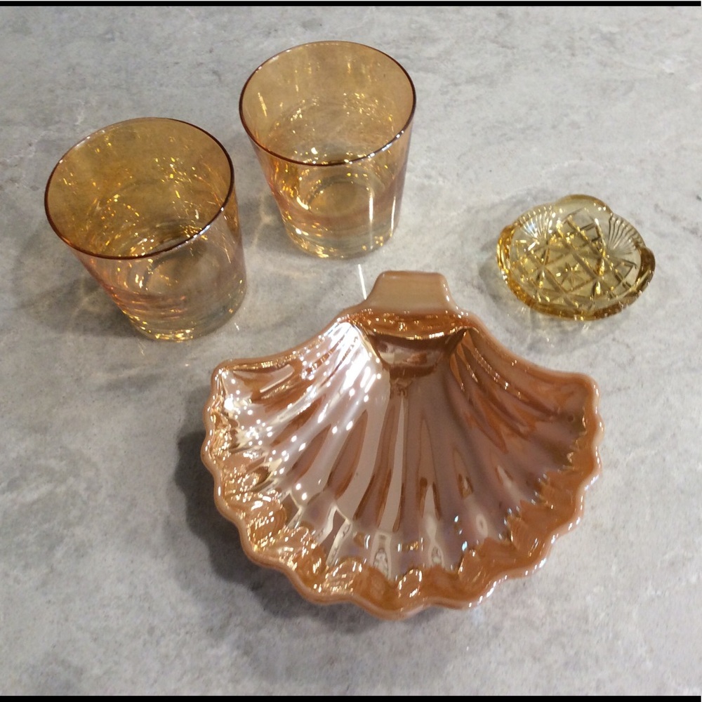 Vintage Carnival glass pieces (iii)